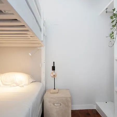 Cozy Bernardes 2bedroomapt With Ac Lisbona