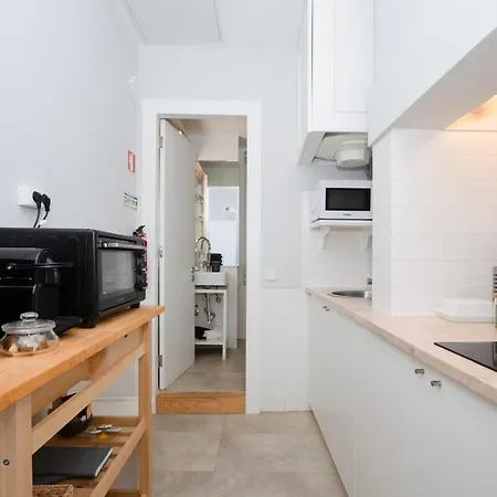 Cozy Bernardes 2bedroomapt With Ac Lisbona