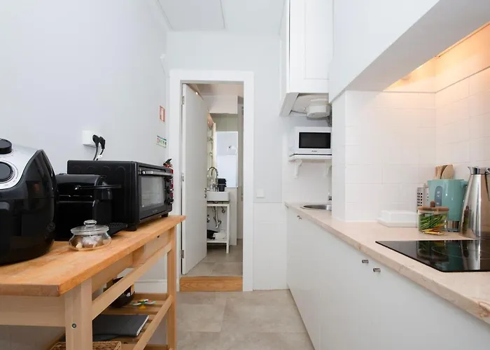 Cozy Bernardes 2bedroomapt With Ac Lizbona