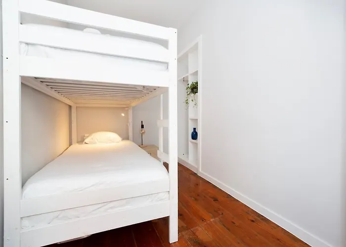 Cozy Bernardes 2bedroomapt With Ac Апартаменты Лиссабон