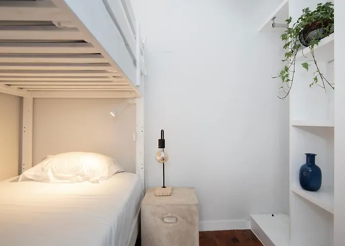 Cozy Bernardes 2bedroomapt With Ac Лиссабон